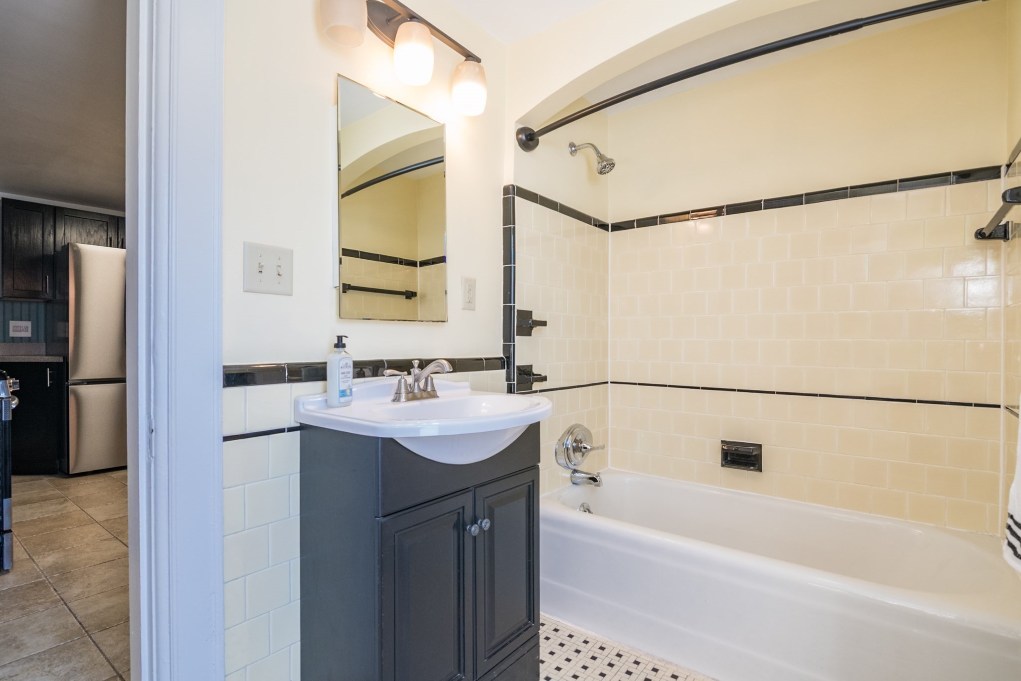 21 Lyman Rd # B Property Photo 12
