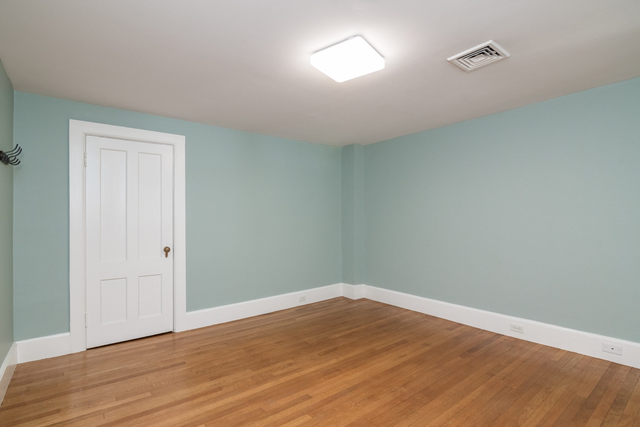 21 Lyman Rd # B Property Photo 15