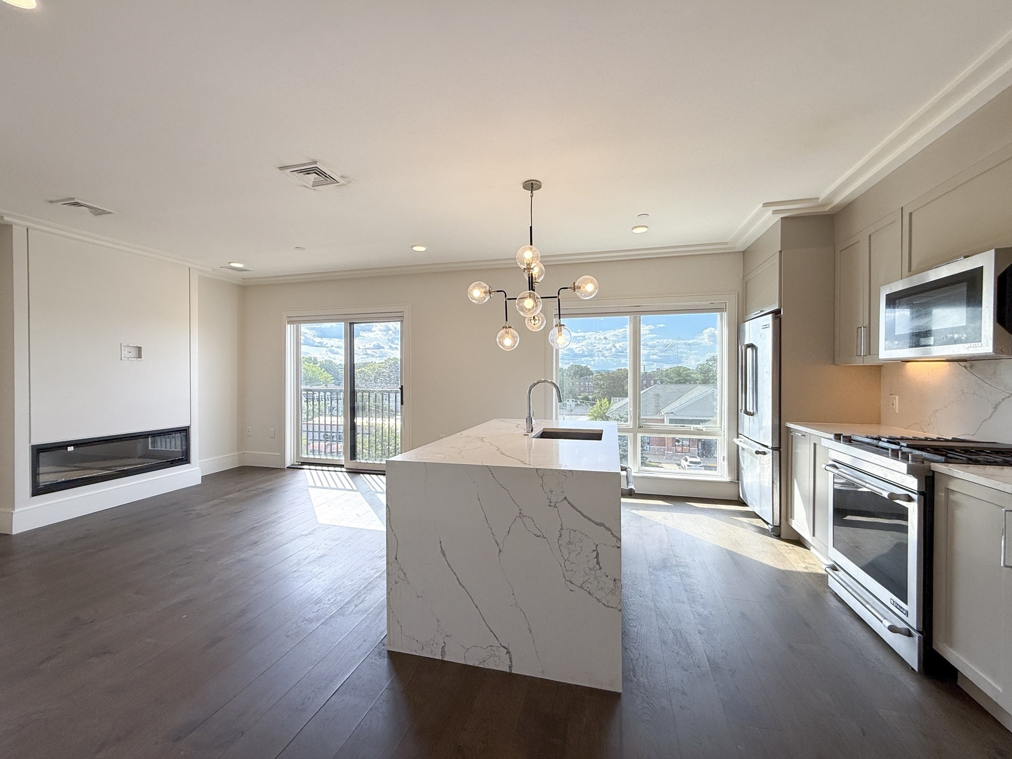 214 Market St # 406 Property Photo 1