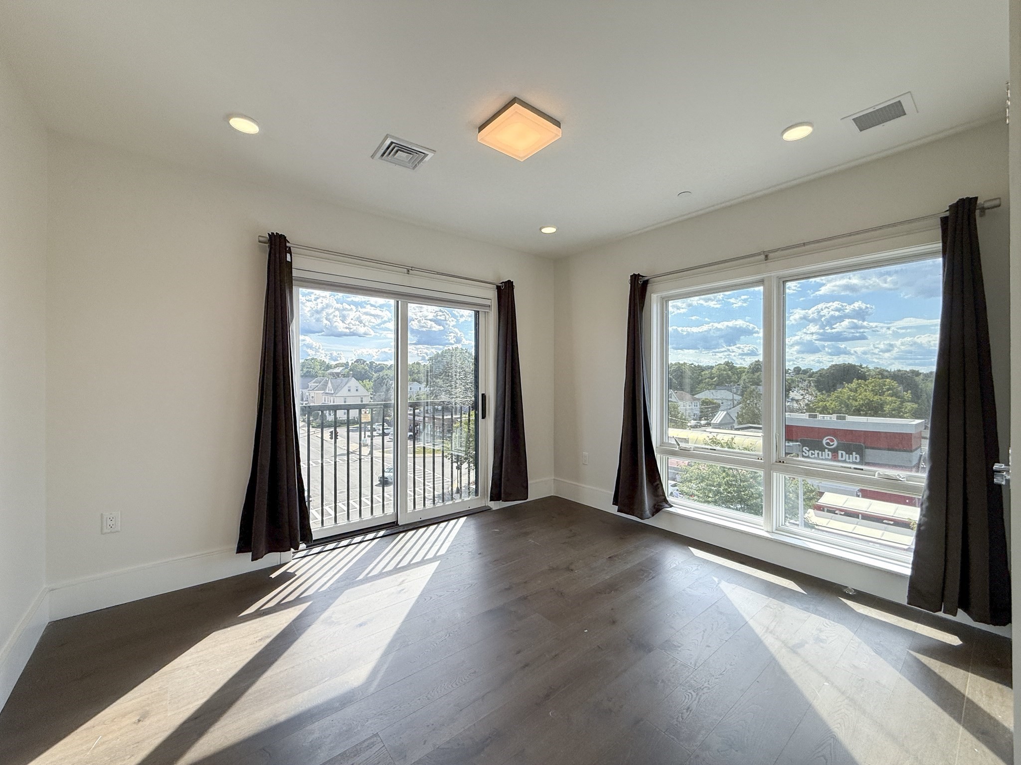 214 Market St # 406 Property Photo 6