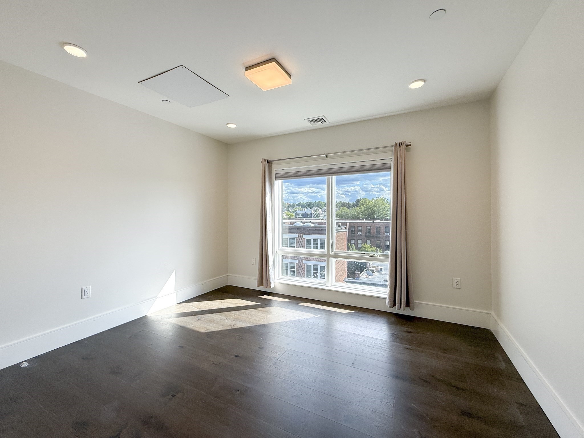 214 Market St # 406 Property Photo 8