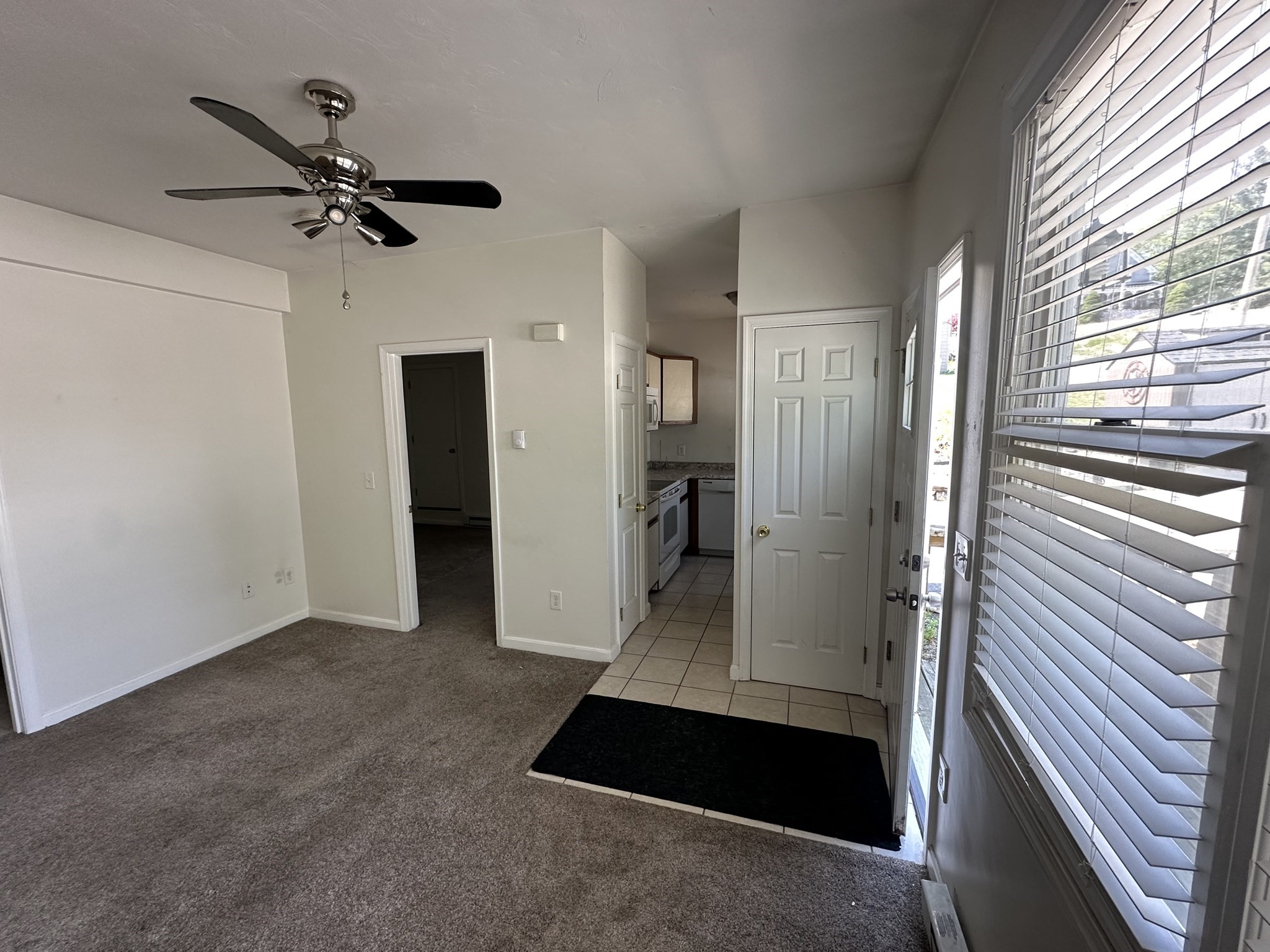 17a Peacedale Ave # 17a Property Photo 5
