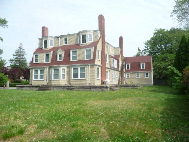 52 Ash St Property Photo 3