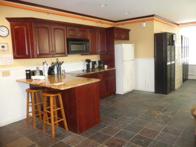 52 Ash St Property Photo 7