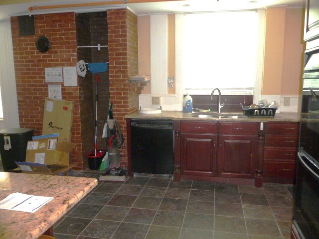 52 Ash St Property Photo 9