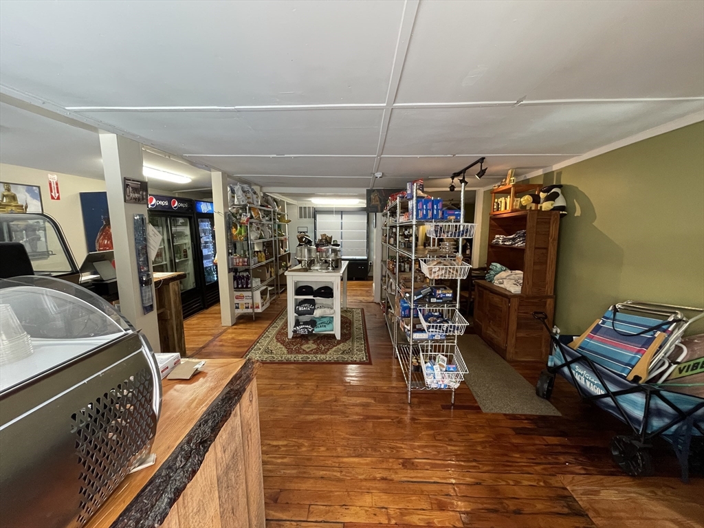628 Craigville Beach Rd Property Photo 4
