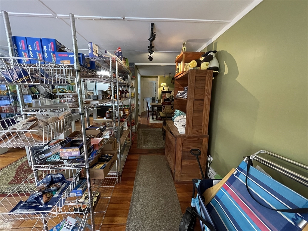 628 Craigville Beach Rd Property Photo 9