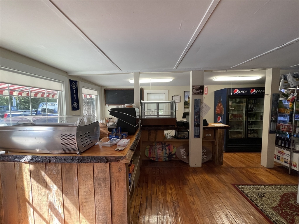 628 Craigville Beach Rd Property Photo 11