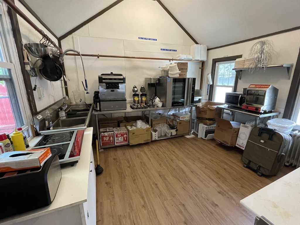 628 Craigville Beach Rd Property Photo 15