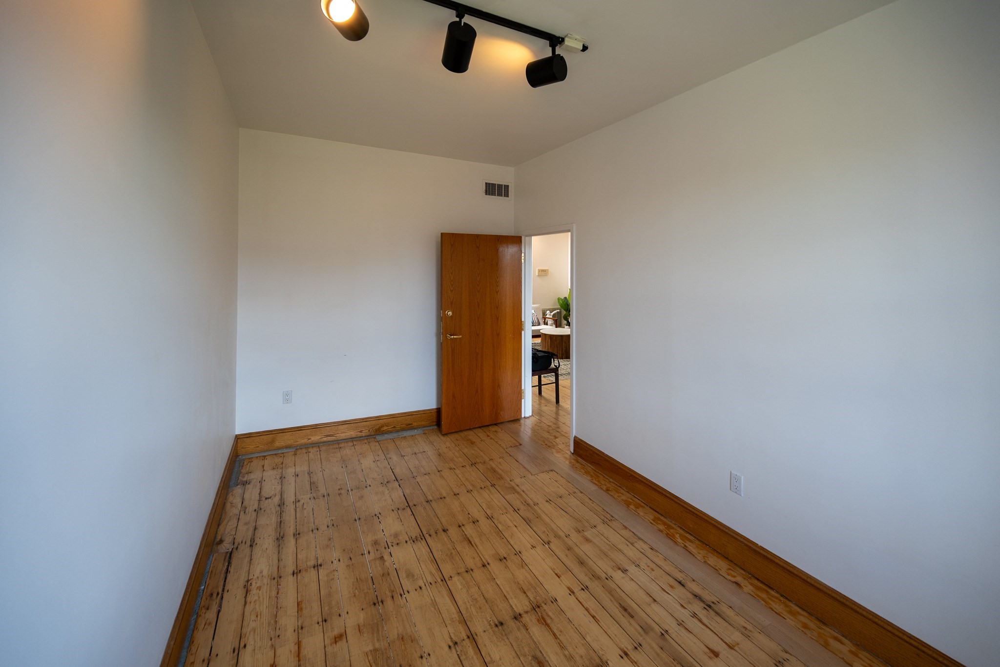 268 Newbury St # 4a Property Photo 3