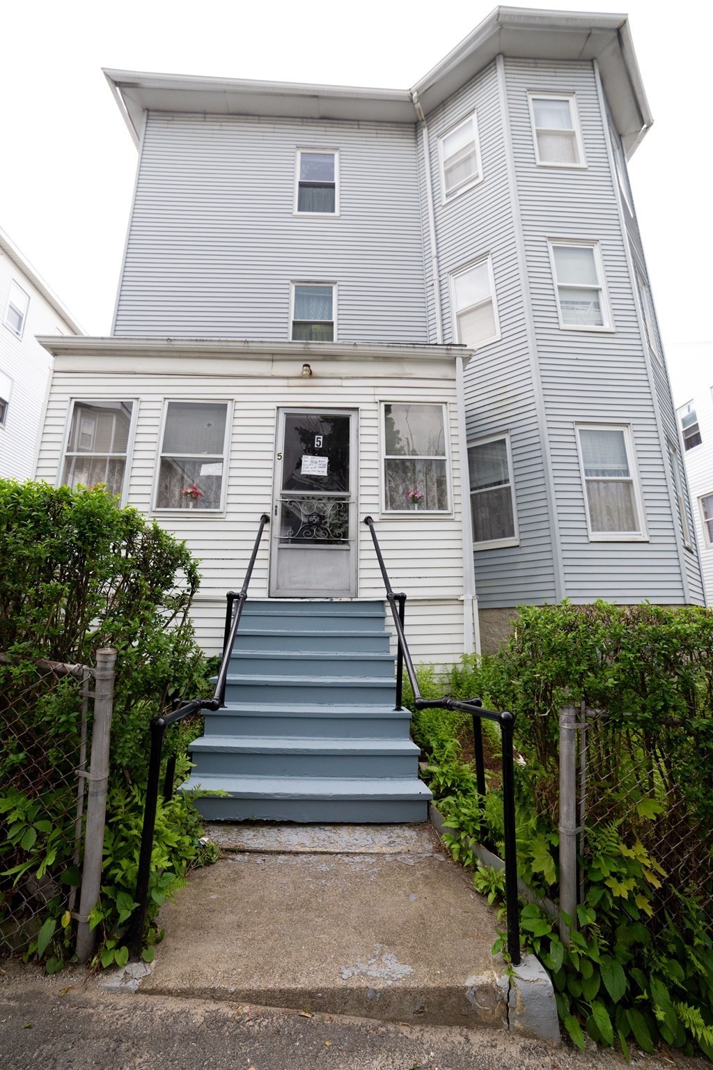 5 Suffield St Property Photo 1
