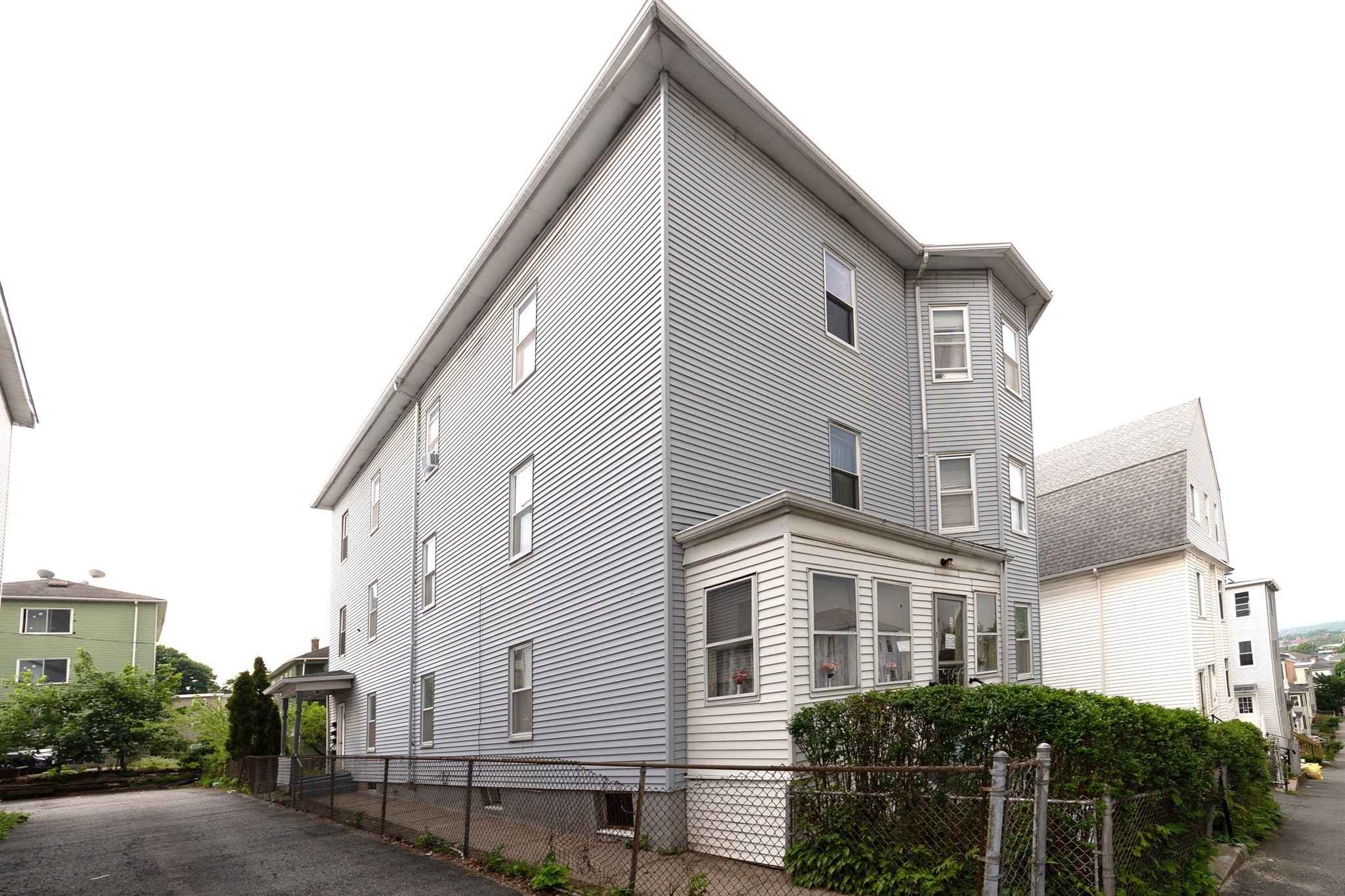 5 Suffield St Property Photo 3