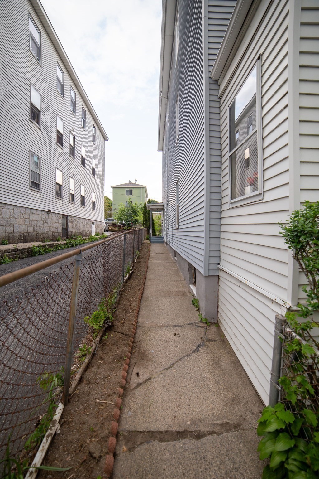 5 Suffield St Property Photo 4