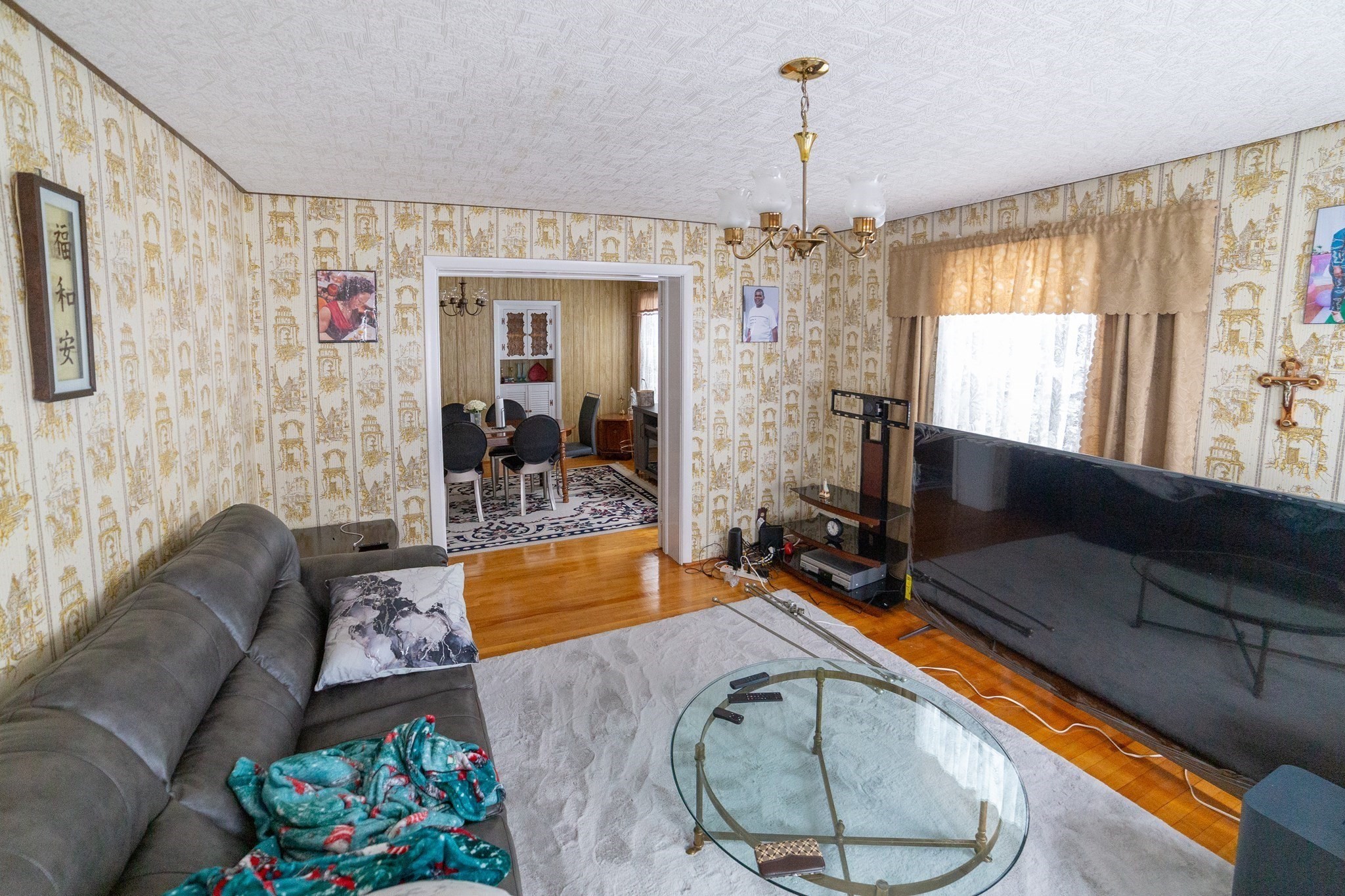 5 Suffield St Property Photo 10