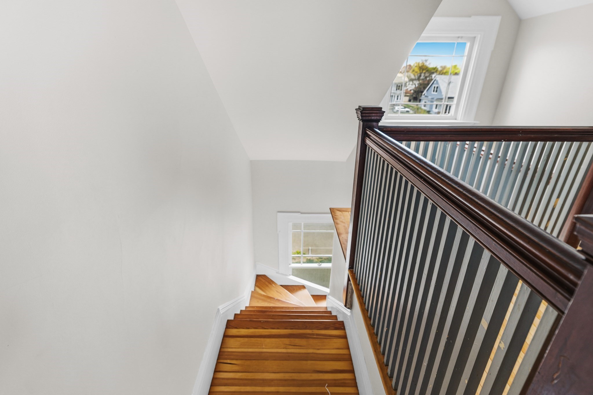 293 Hawthorn St Property Photo 26