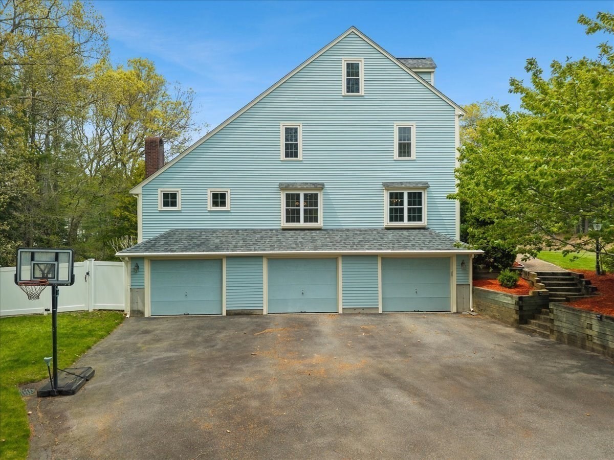 2 Furlong Circle Property Photo 4