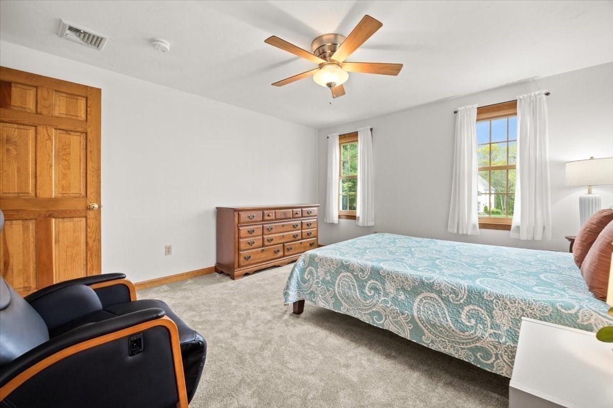 2 Furlong Circle Property Photo 28