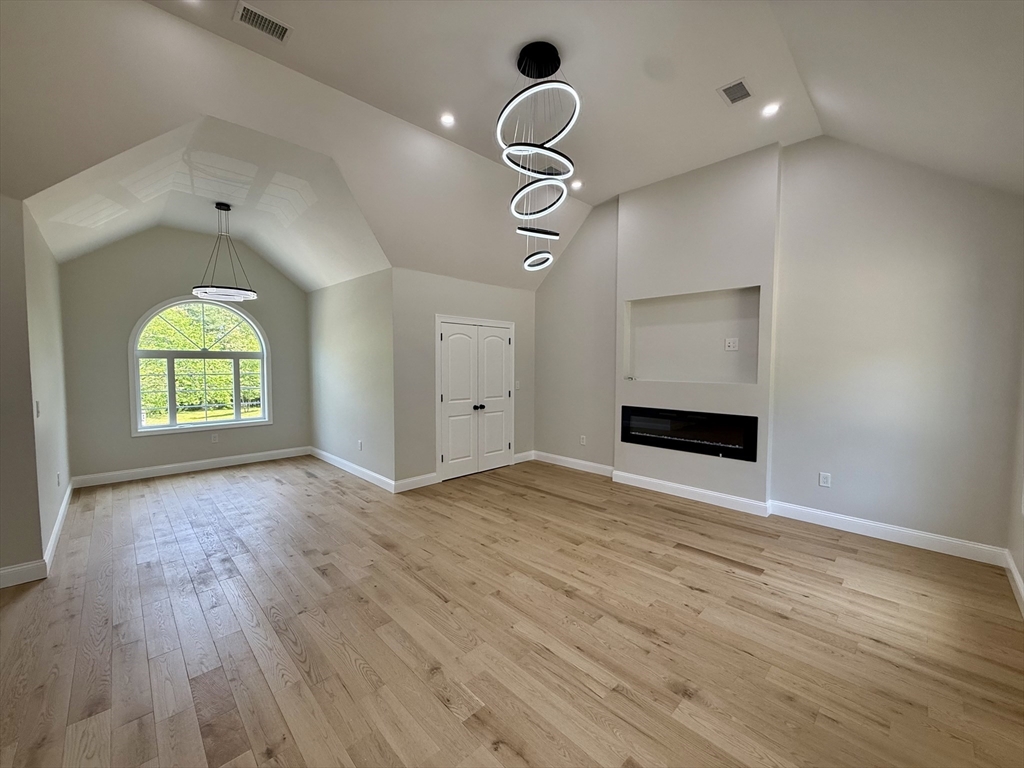 1 Great Woods Cir Property Photo 8
