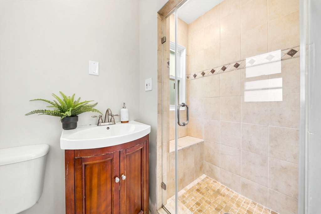 42 Roslin St Property Photo 14