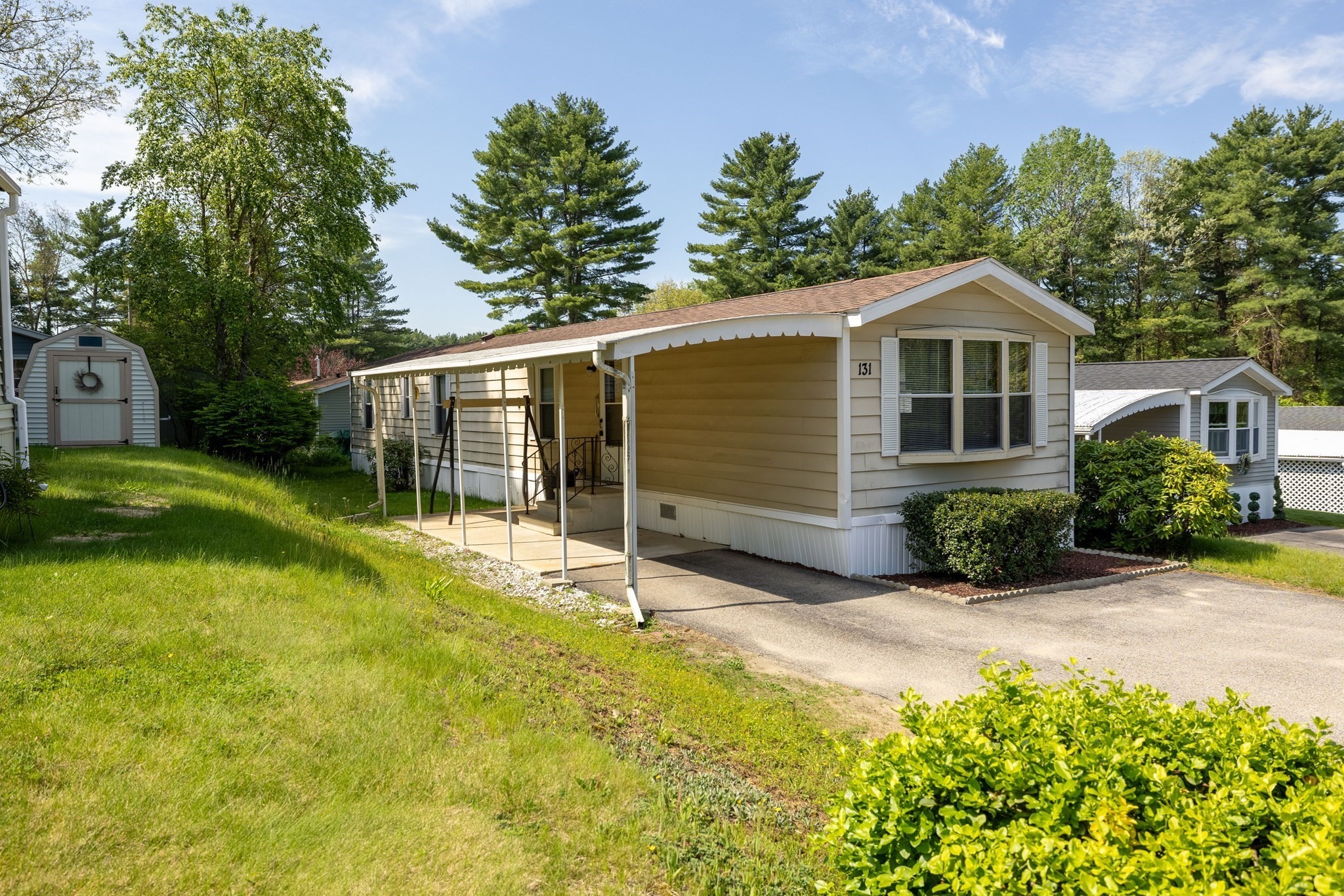 131 Pine Ave Property Photo 3