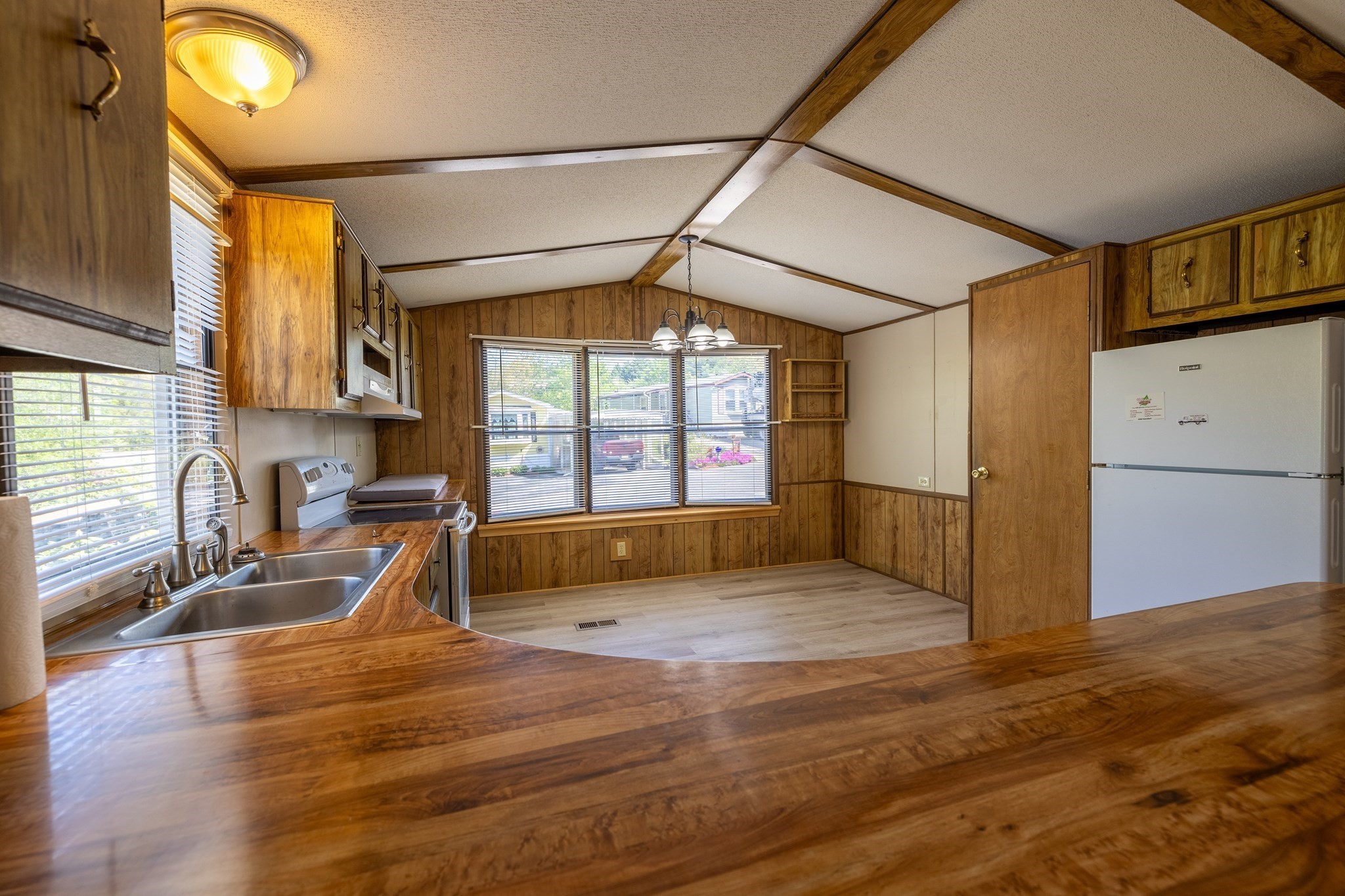 131 Pine Ave Property Photo 7
