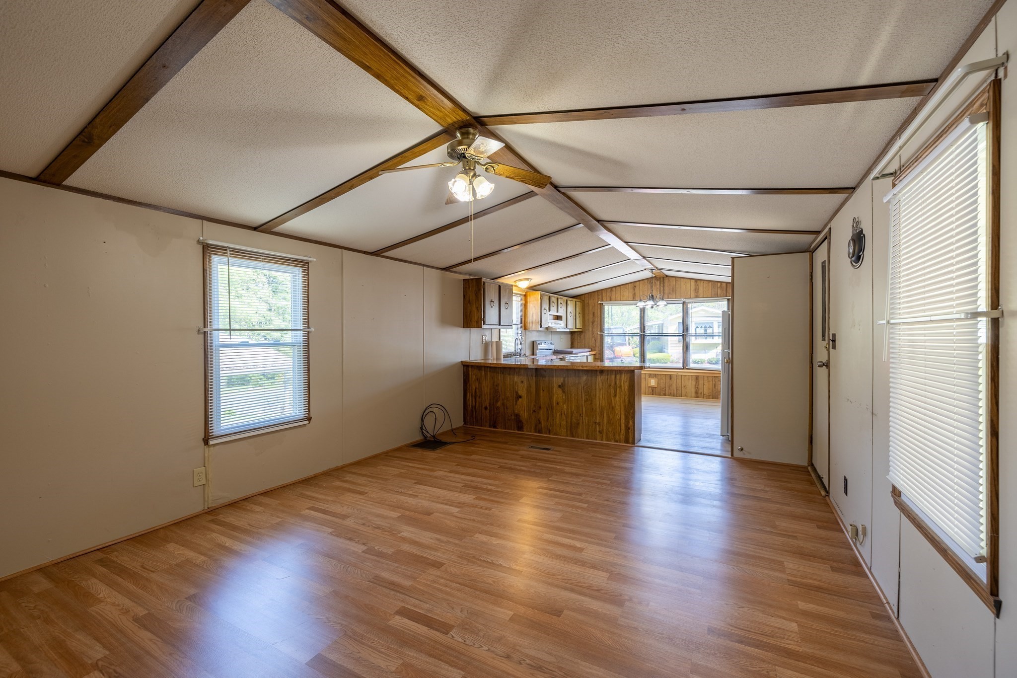 131 Pine Ave Property Photo 14
