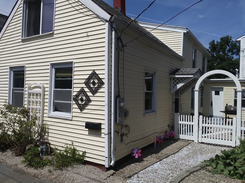 4 Lewis Ct Property Photo 1