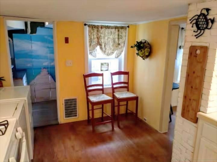 4 Lewis Ct Property Photo 6