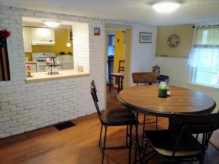 4 Lewis Ct Property Photo 8