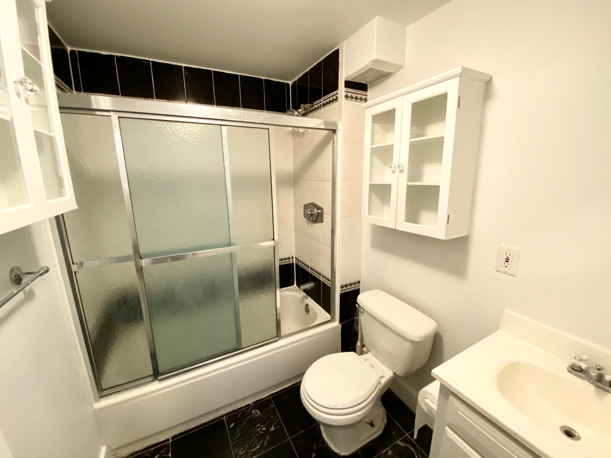 595 Tremont # 4 Property Photo 6