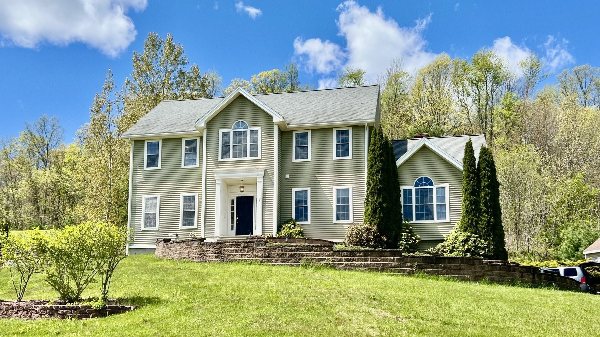 7 Deer Run Property Photo 1