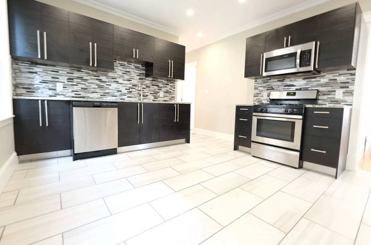 79 Saxton Street Property Photo 3