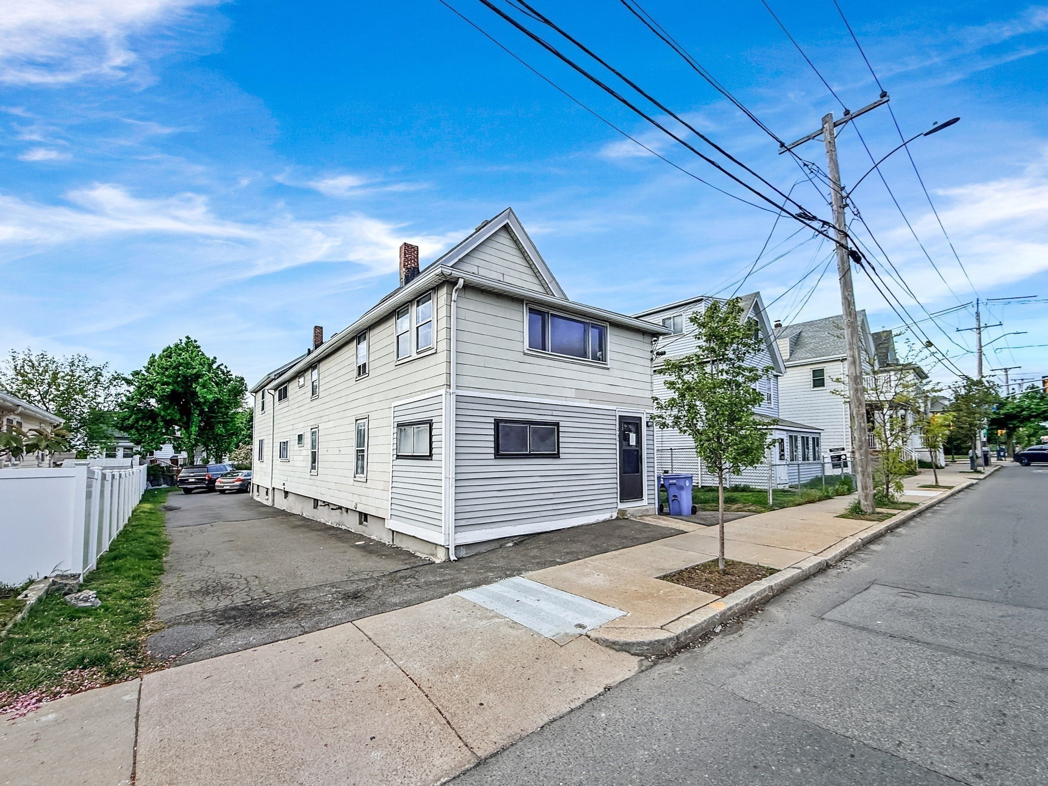 50 Main St Property Photo 1