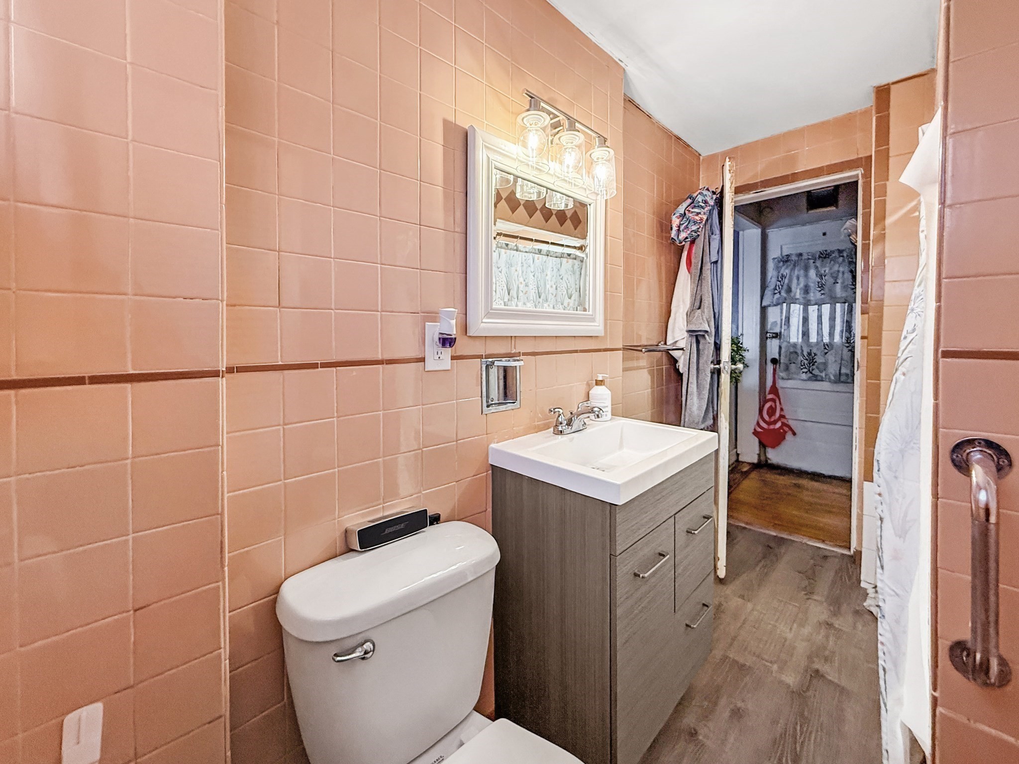 50 Main St Property Photo 33