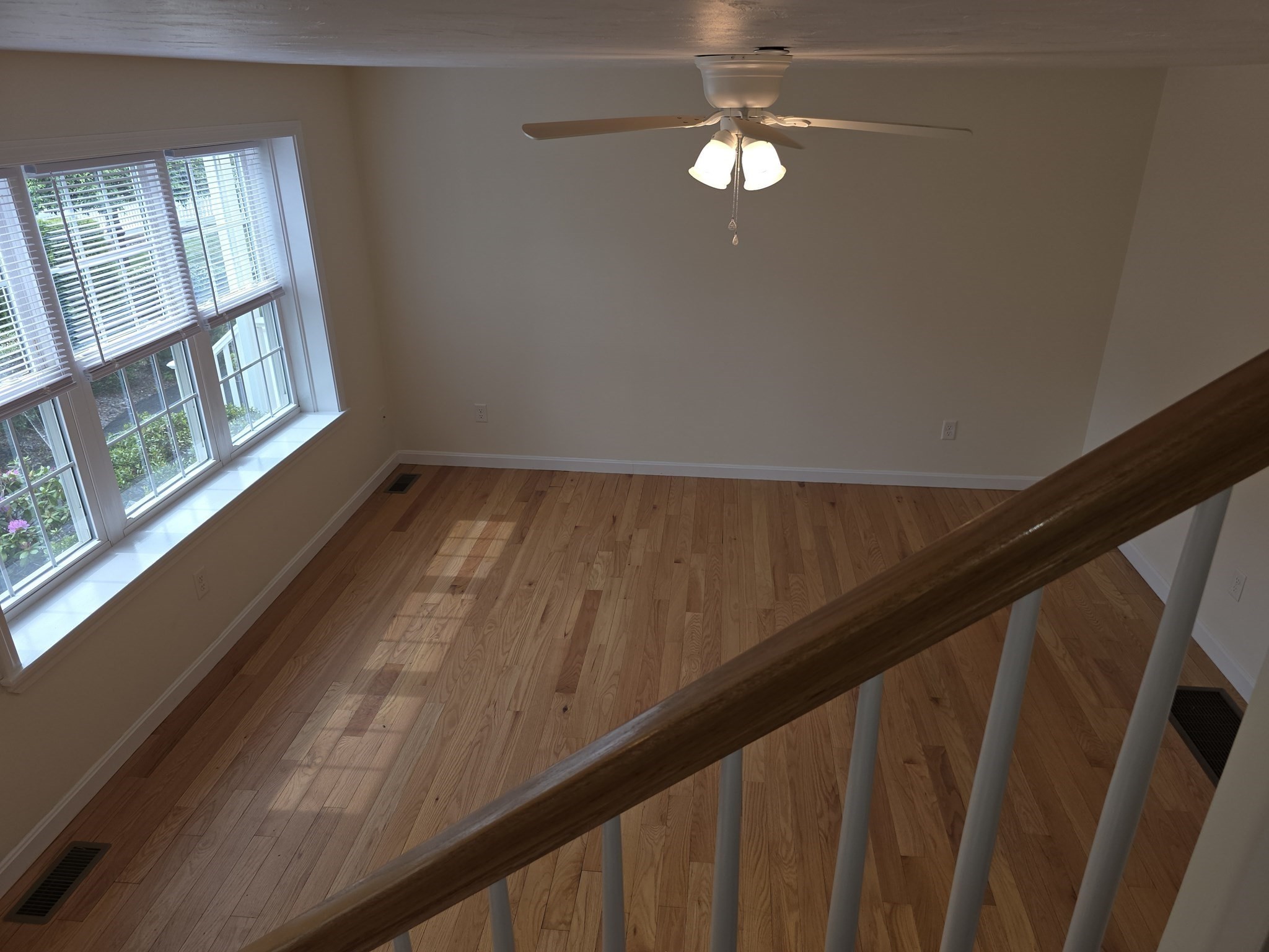 956 Warren Ave # 4 Property Photo 8