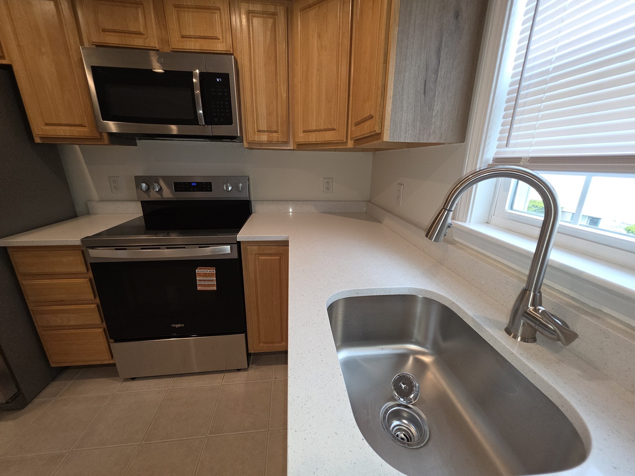 956 Warren Ave # 4 Property Photo 15
