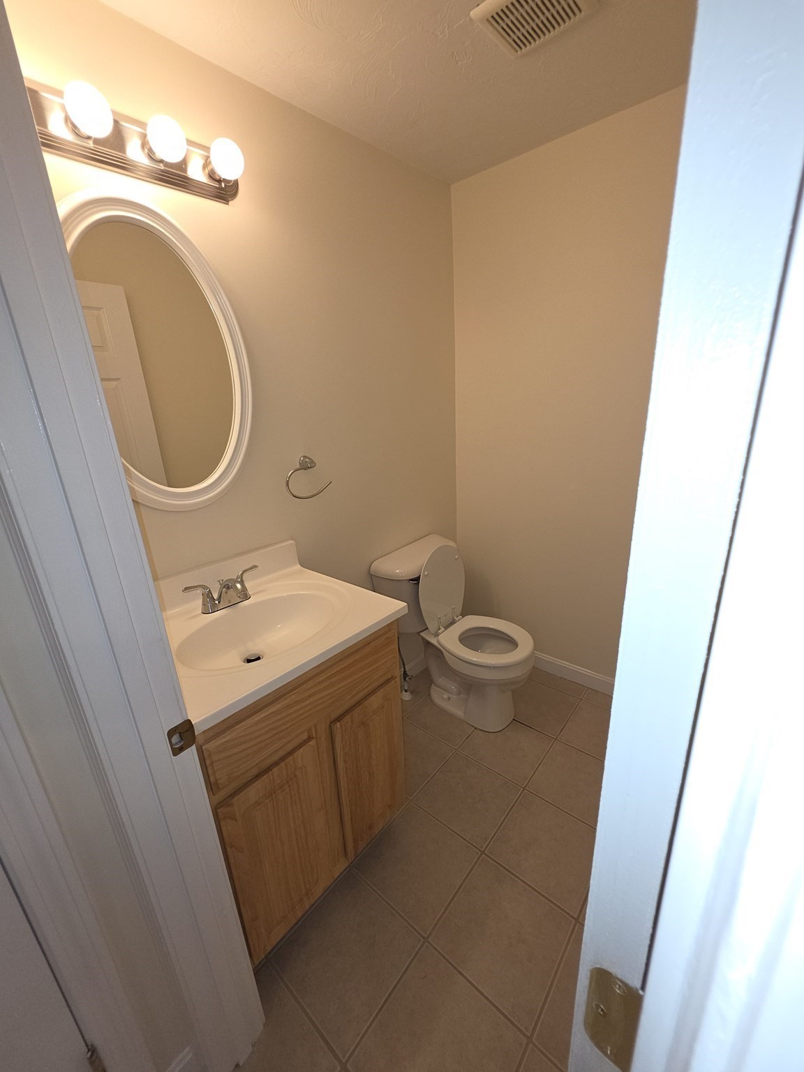956 Warren Ave # 4 Property Photo 17