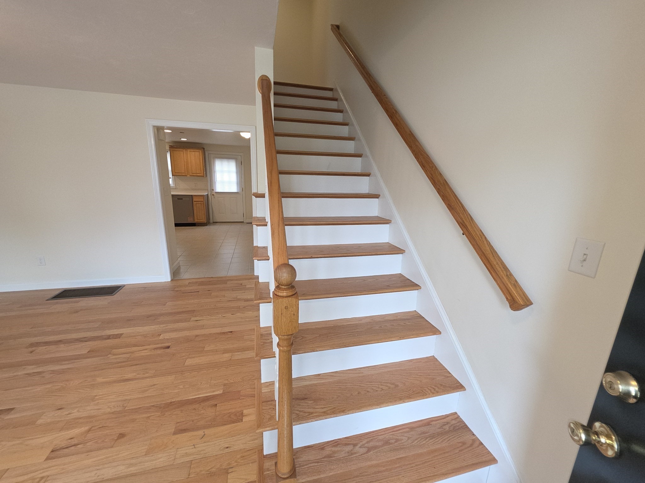 956 Warren Ave # 4 Property Photo 18