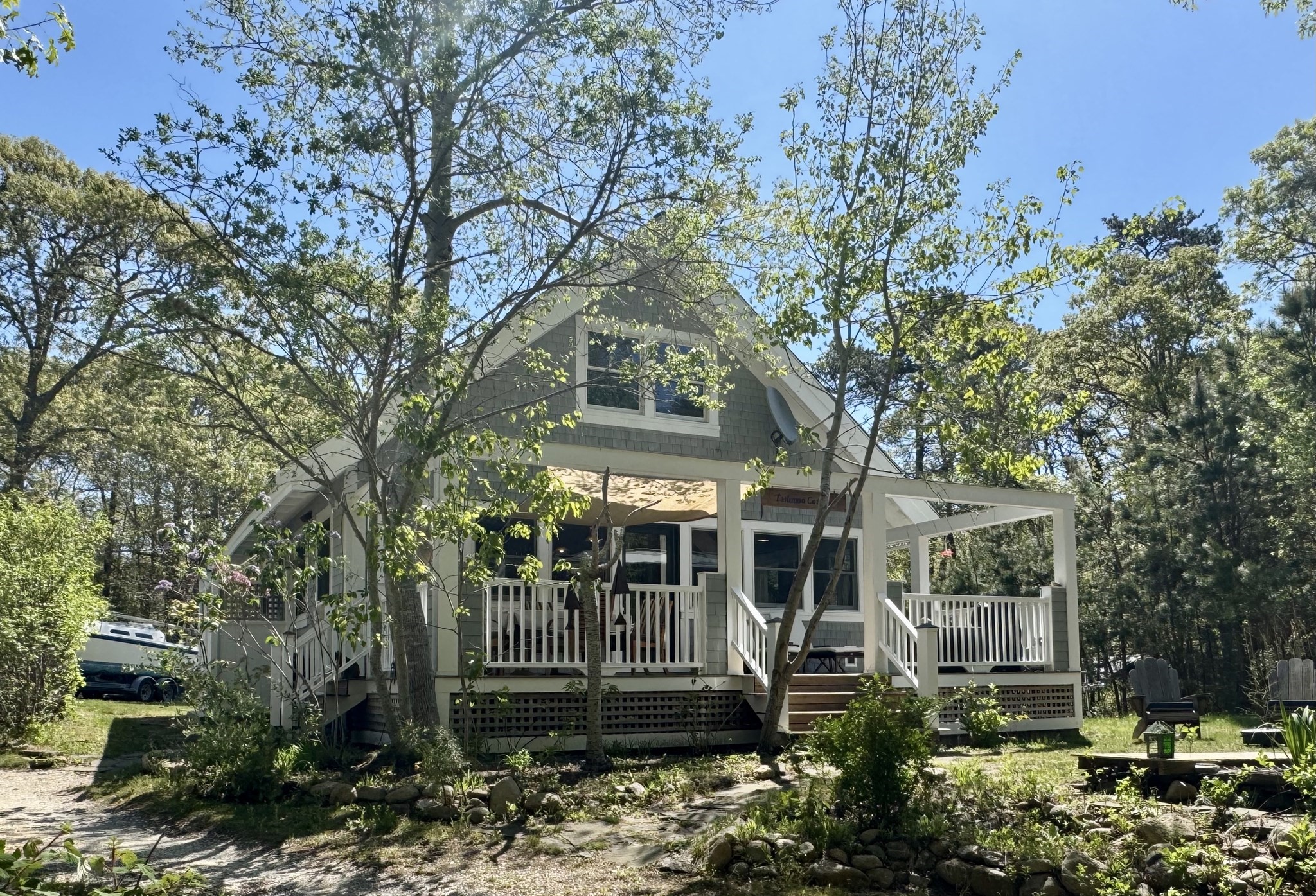 299 Daggett Ave # A Property Photo 1