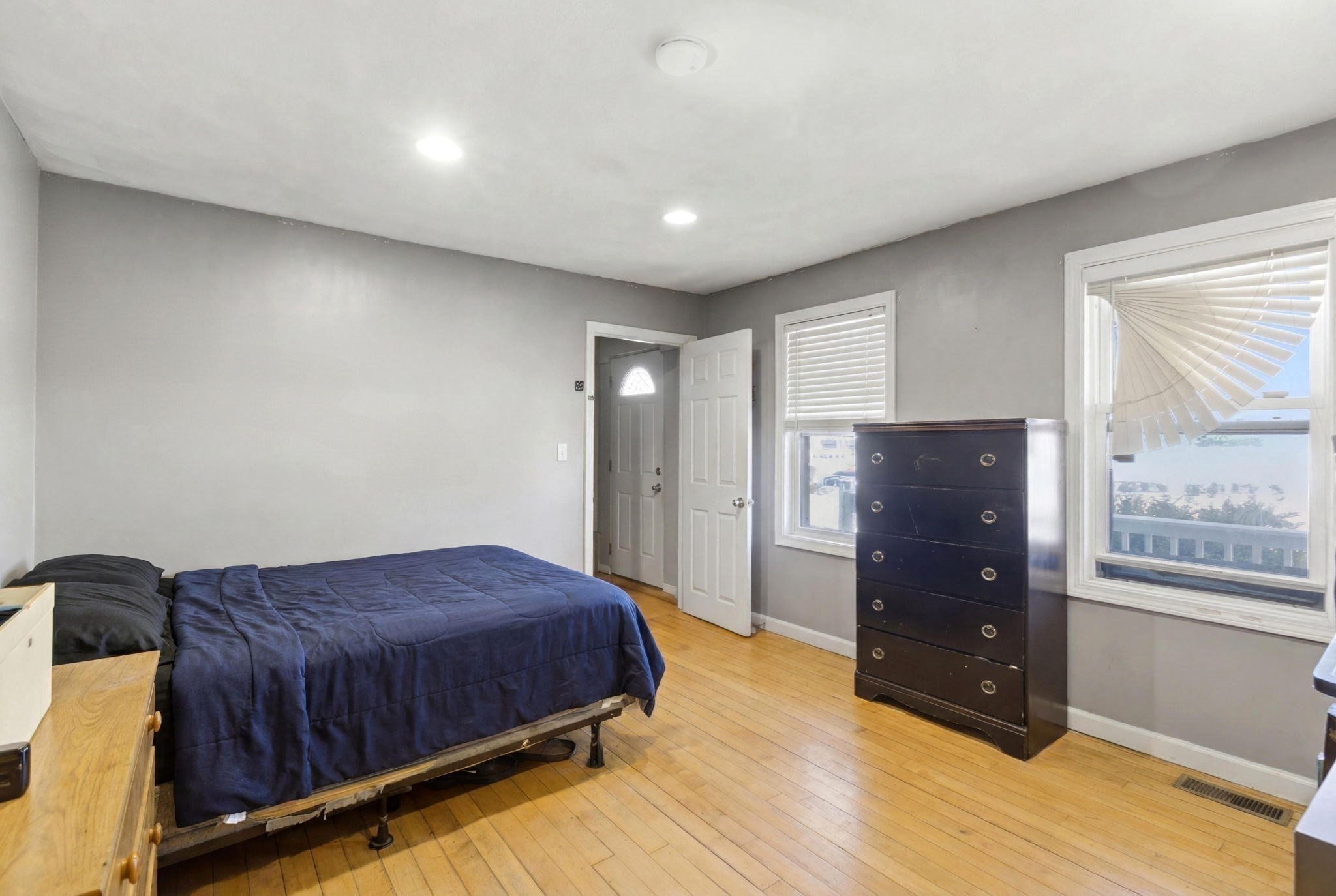17 West Street Property Photo 8