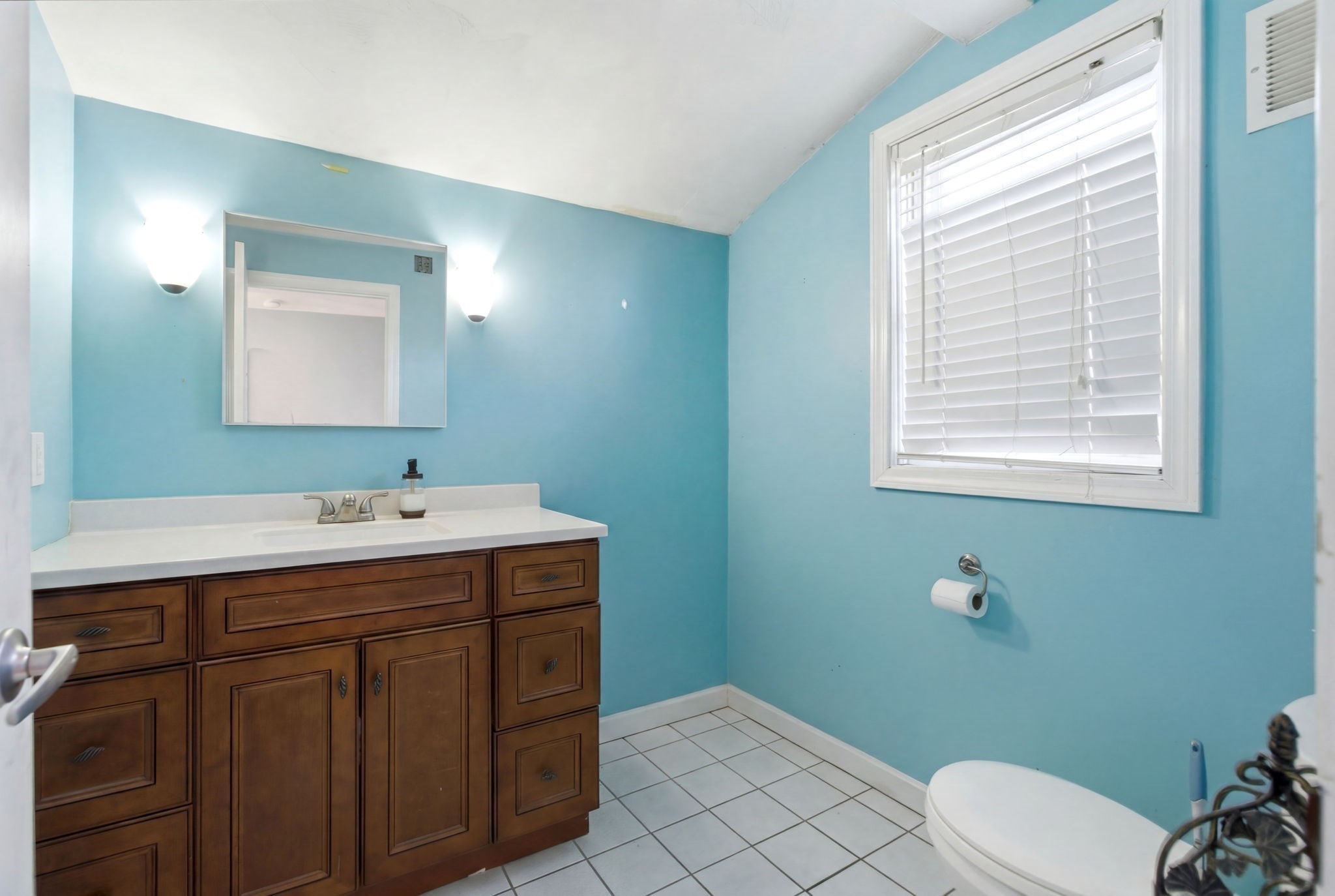 17 West Street Property Photo 14