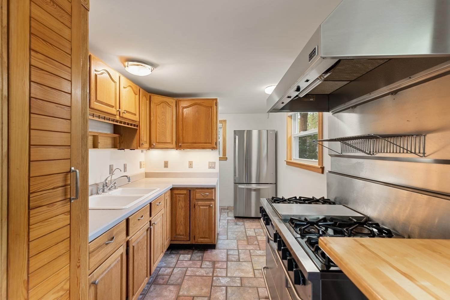 17 Pigeon Hill Street Property Photo 12