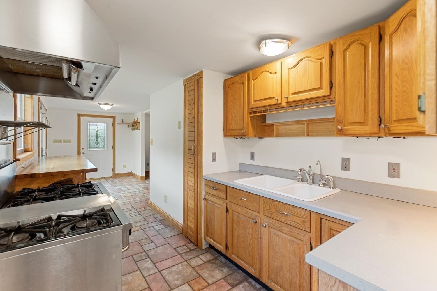 17 Pigeon Hill Street Property Photo 13