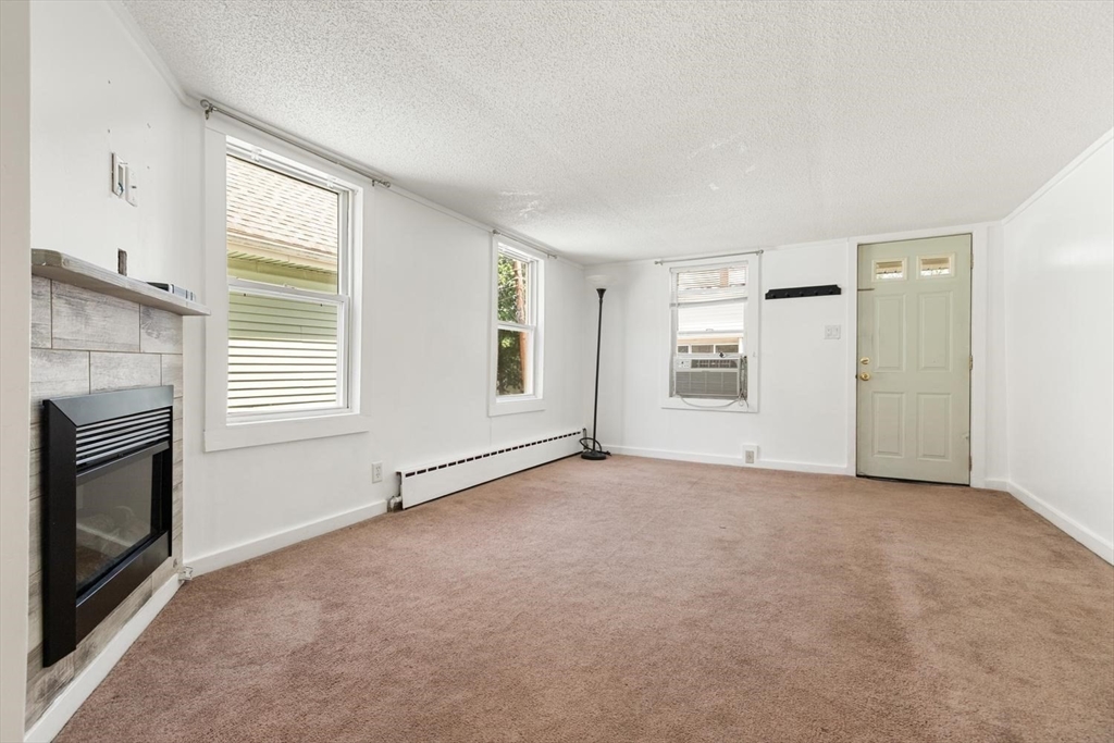 6 Minot St Property Photo 8