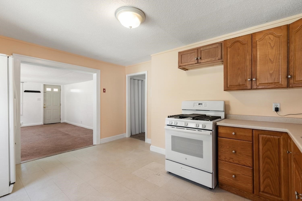 6 Minot St Property Photo 12