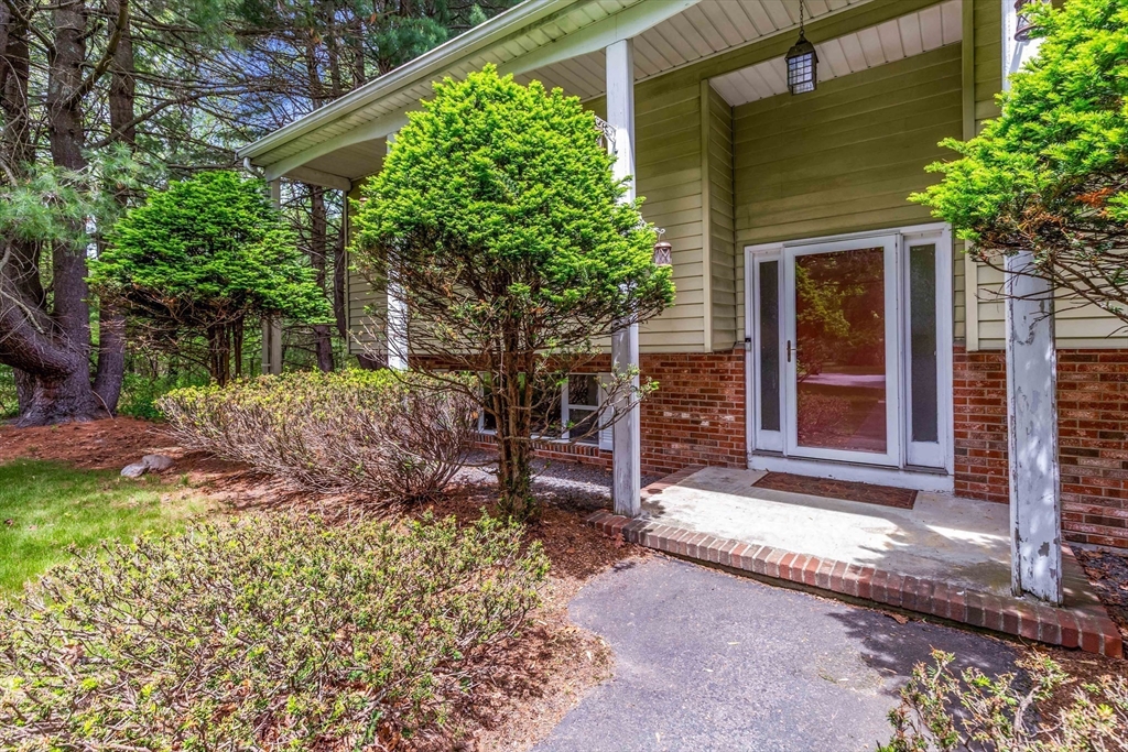 15 Conestoga Rd Property Photo 1