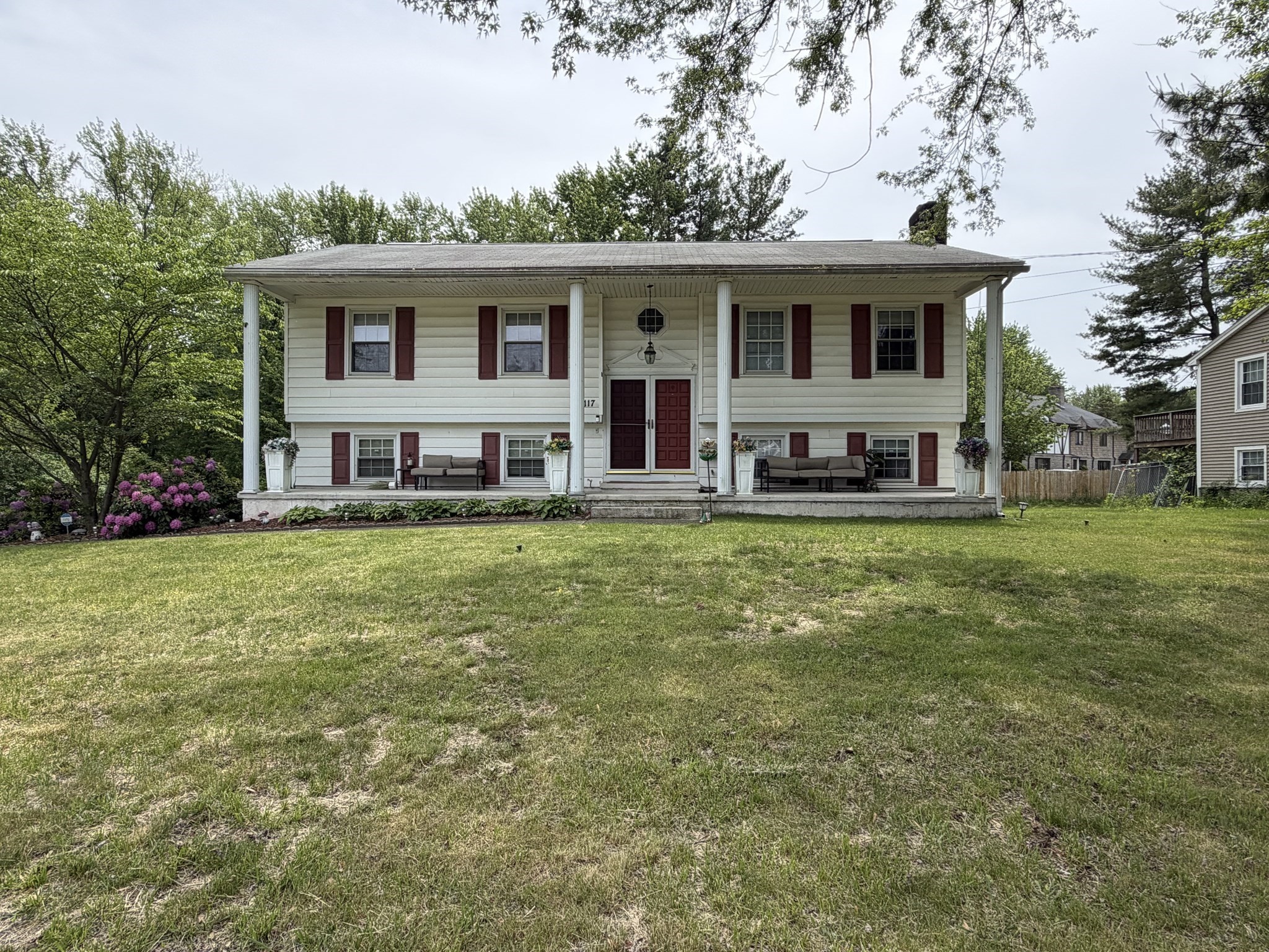 117 Silver St Property Photo 2
