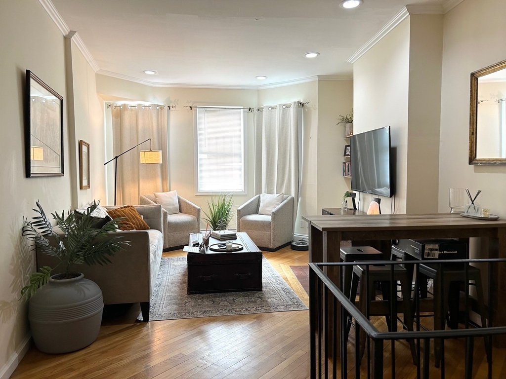 390 Riverway # 8 Property Photo 1