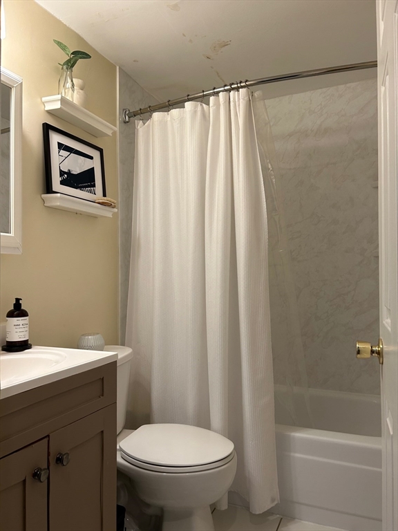 390 Riverway # 8 Property Photo 4