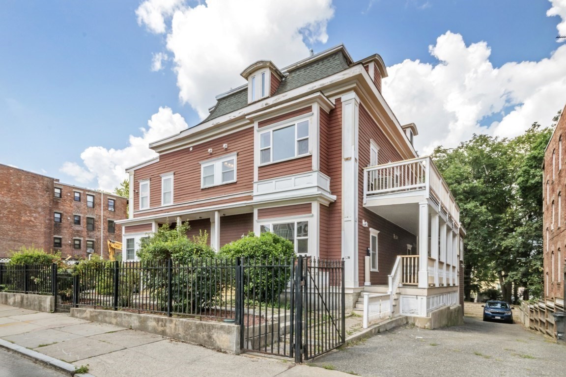 62 Clifford St # A Property Photo 1